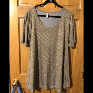 Lula Roe Perfect Tee